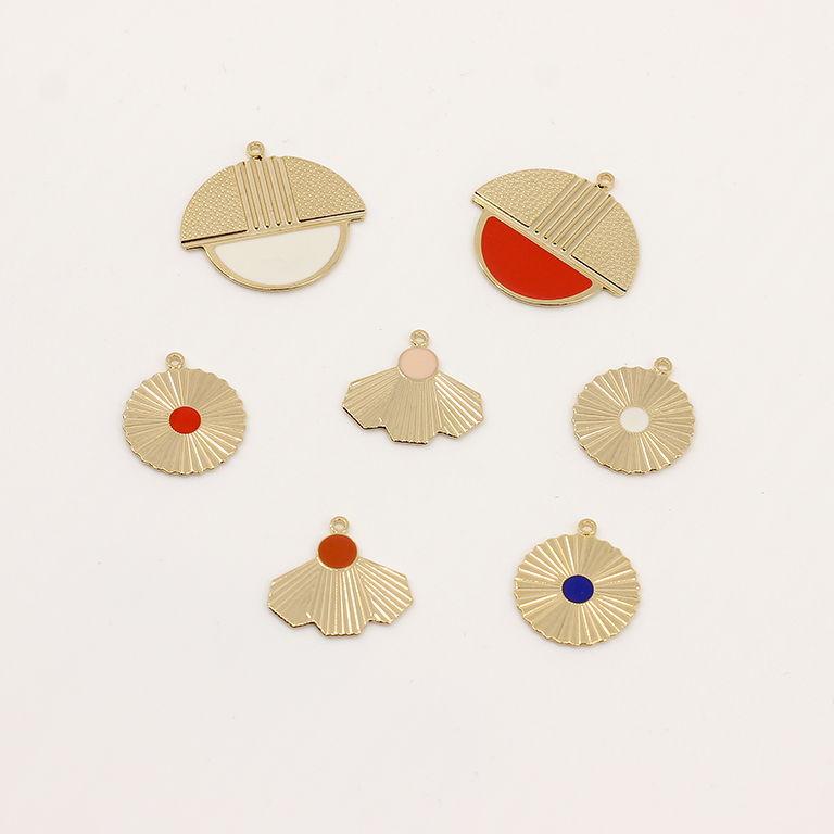 bonjour-aimee-collier-medailles-carre